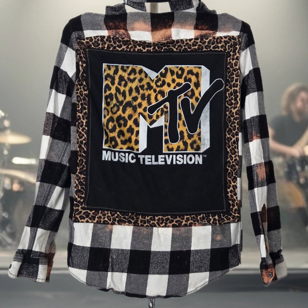 Upcycled MTV LEOPARD PRINT CHEETAH PRINT graphic tshirt distressed plaid flannel
